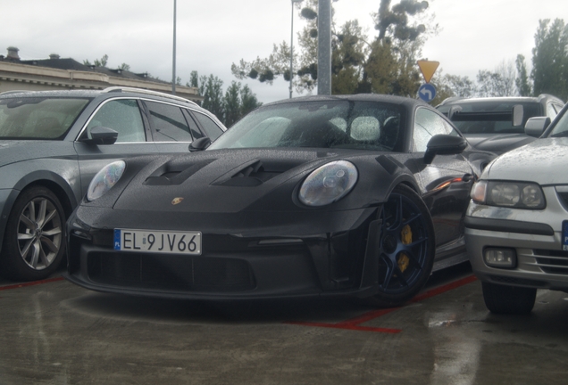 Porsche 992 GT3 RS Weissach Package