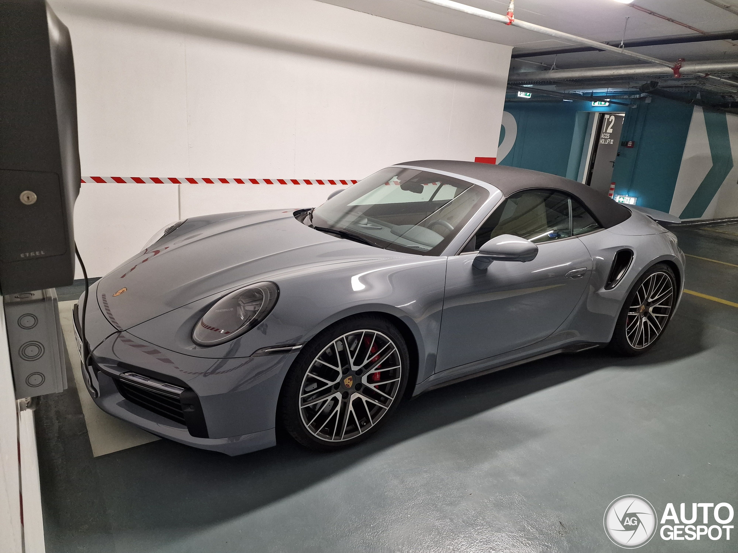 Porsche 992 Turbo Cabriolet