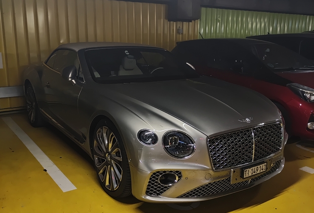 Bentley Continental GTC 2019 Mulliner