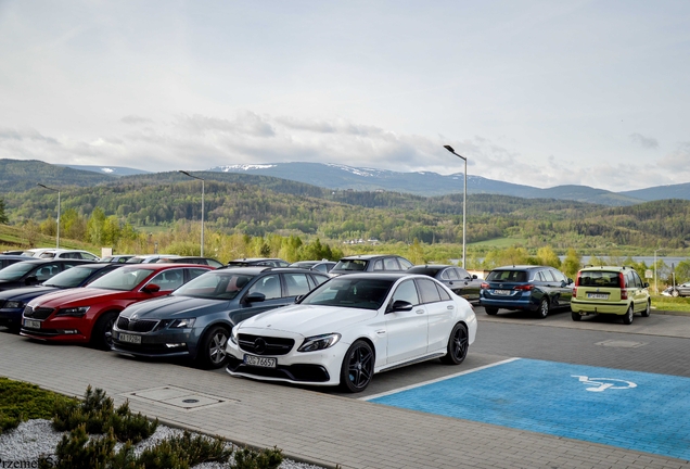 Mercedes-AMG C 63 S W205