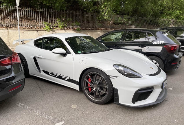 Porsche 718 Cayman GT4