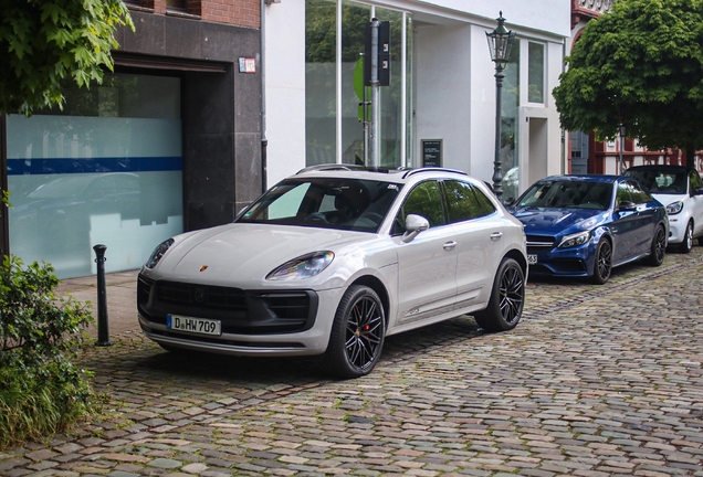 Porsche 95B Macan GTS MkIII