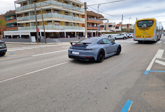 Porsche 992 Carrera 4 GTS