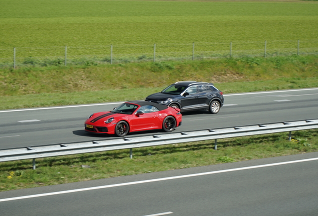 Porsche 992 Carrera 4 GTS Cabriolet