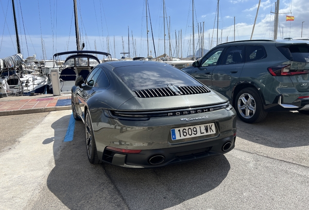 Porsche 992 Carrera 4S