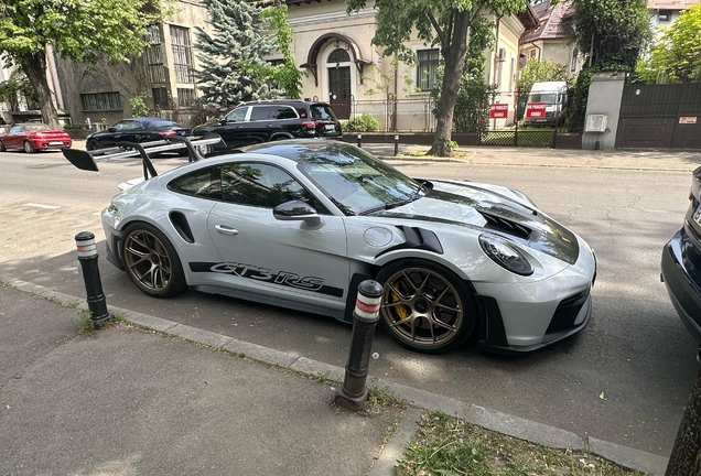 Porsche 992 GT3 RS Weissach Package