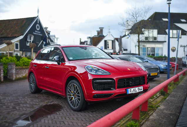 Porsche 9YA Cayenne GTS