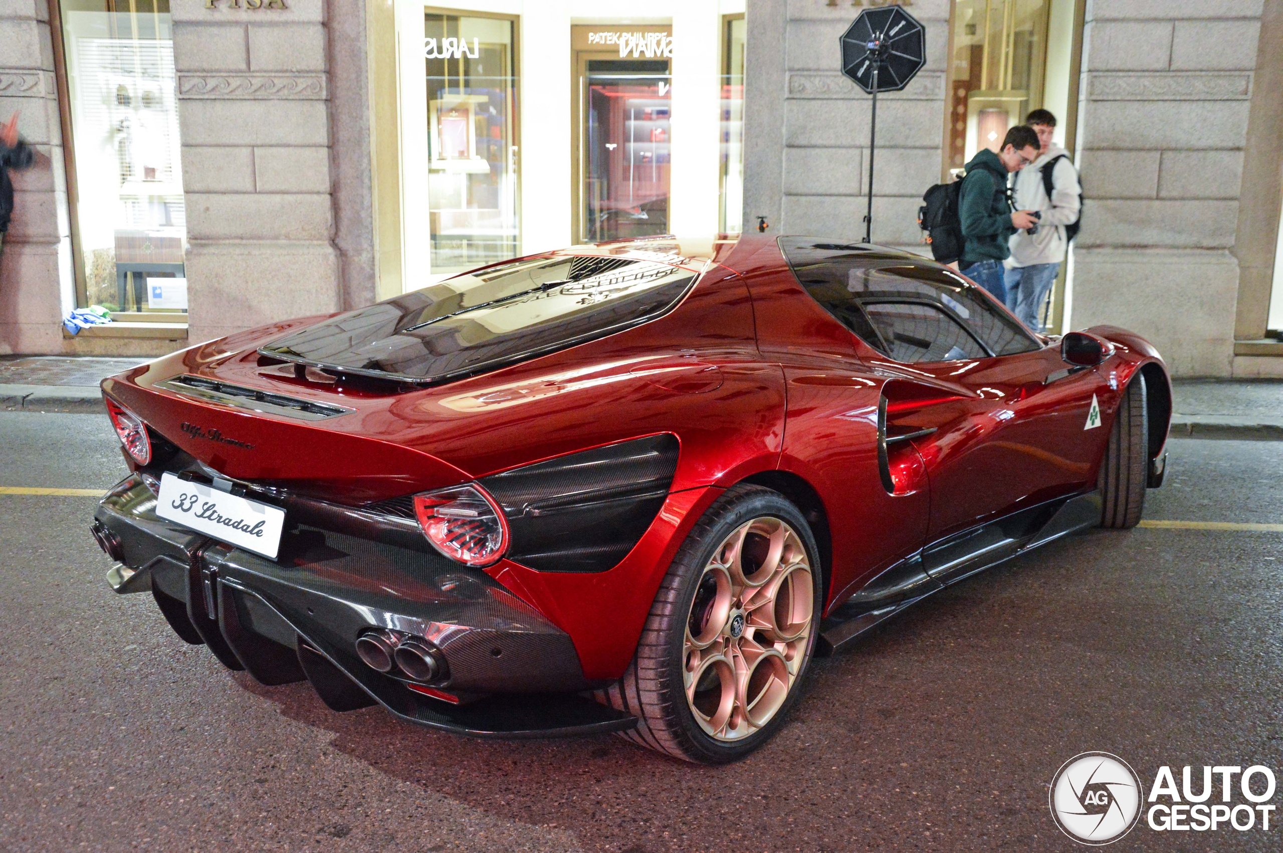 Konačno je došlo vreme da se pojavi prvi Alfa Romeo 33 Stradale.