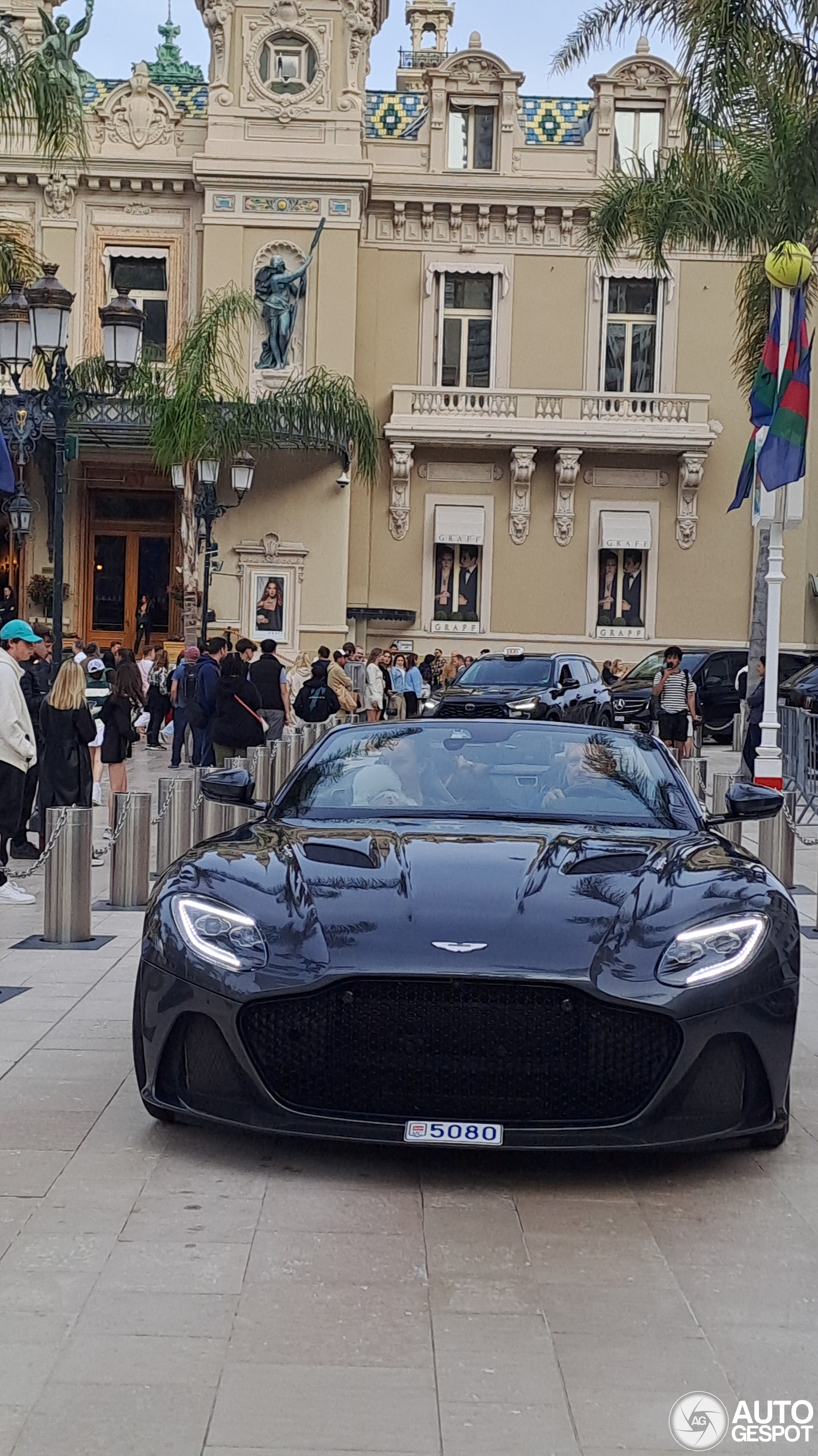 Aston Martin DBS Superleggera Volante