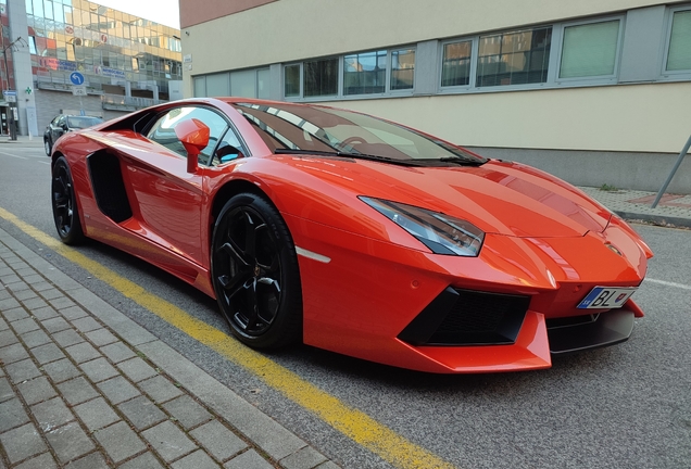 Lamborghini Aventador LP700-4