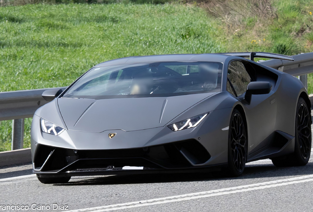 Lamborghini Huracán LP640-4 Performante