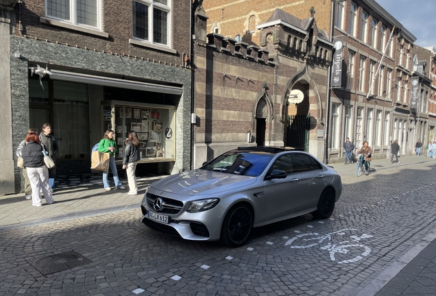 Mercedes-AMG E 63 S W213