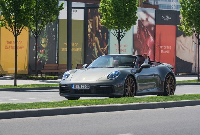 Porsche 992 Carrera 4S Cabriolet