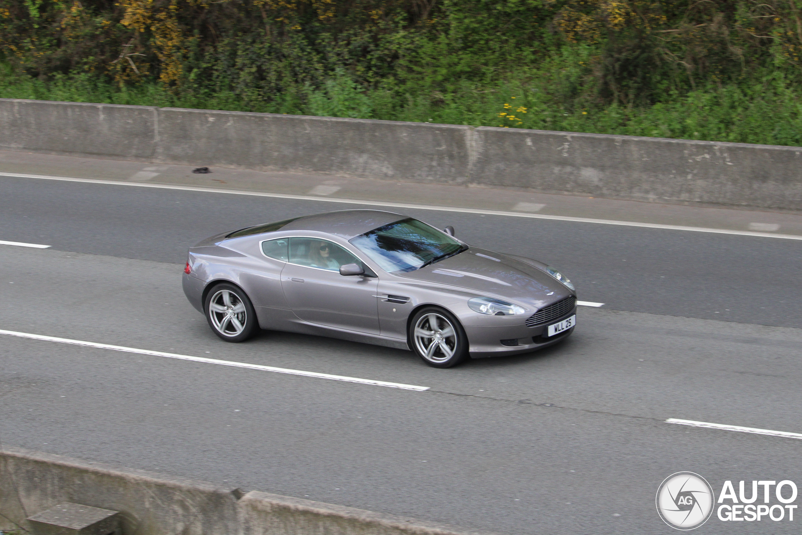 Aston Martin DB9