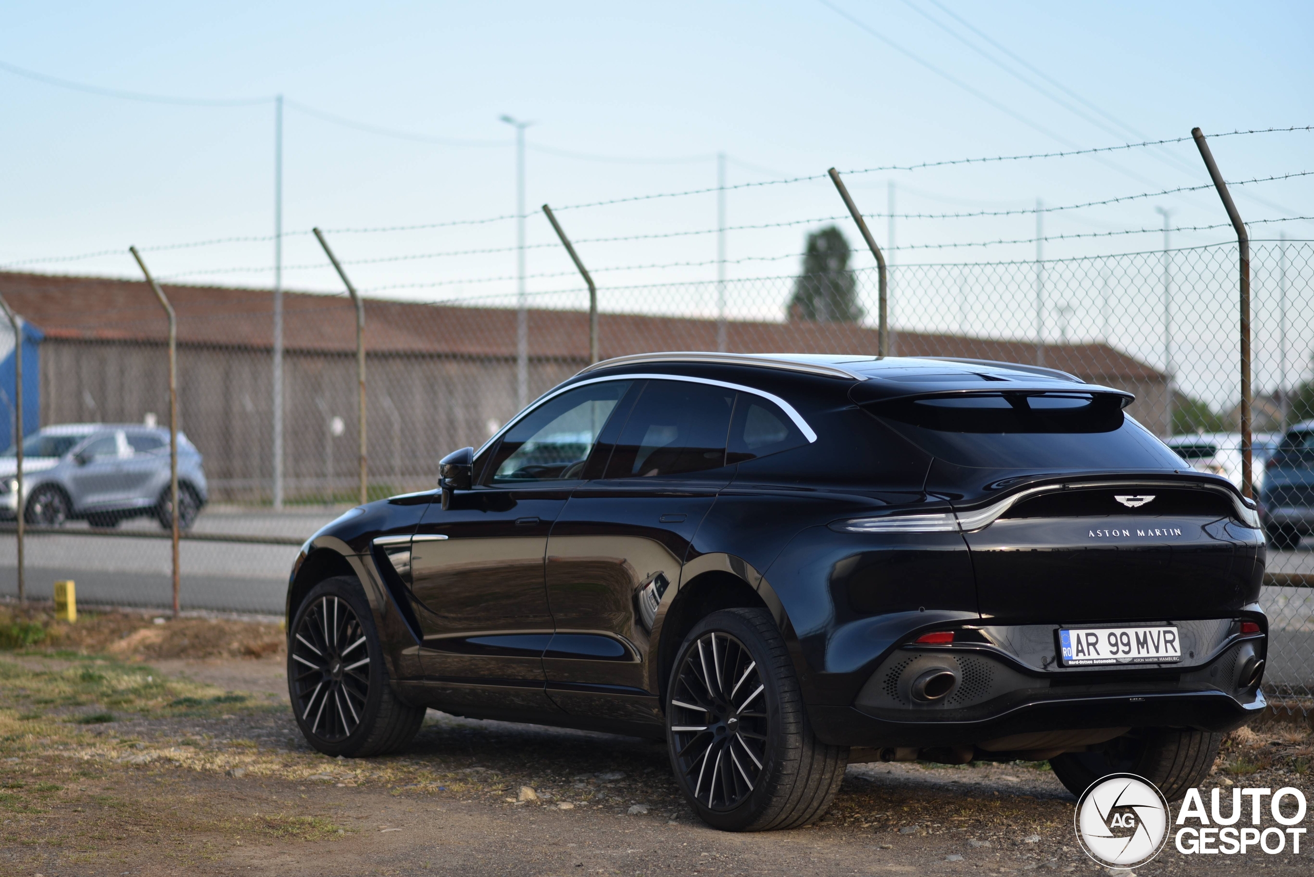 Aston Martin DBX