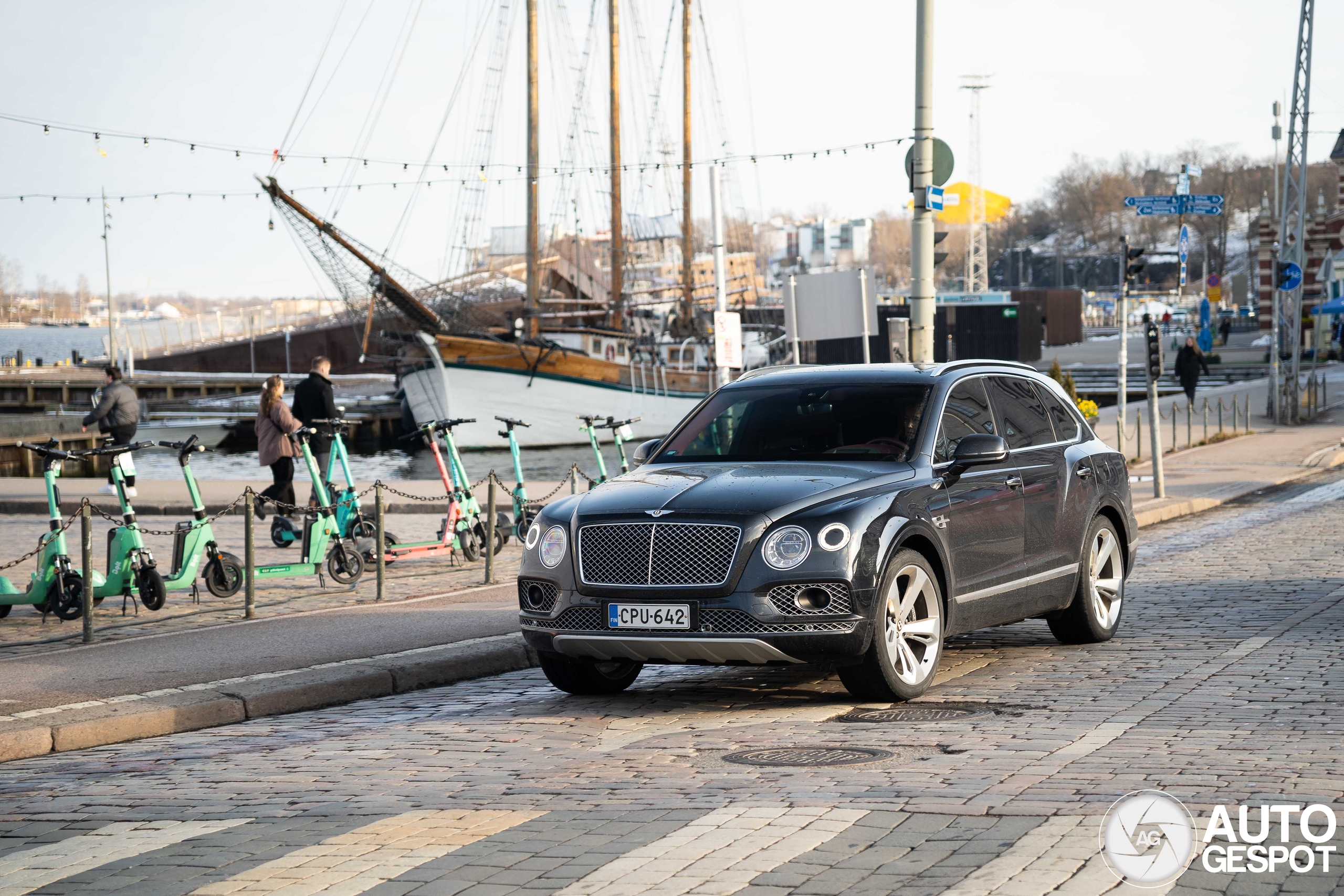 Bentley Bentayga Hybrid