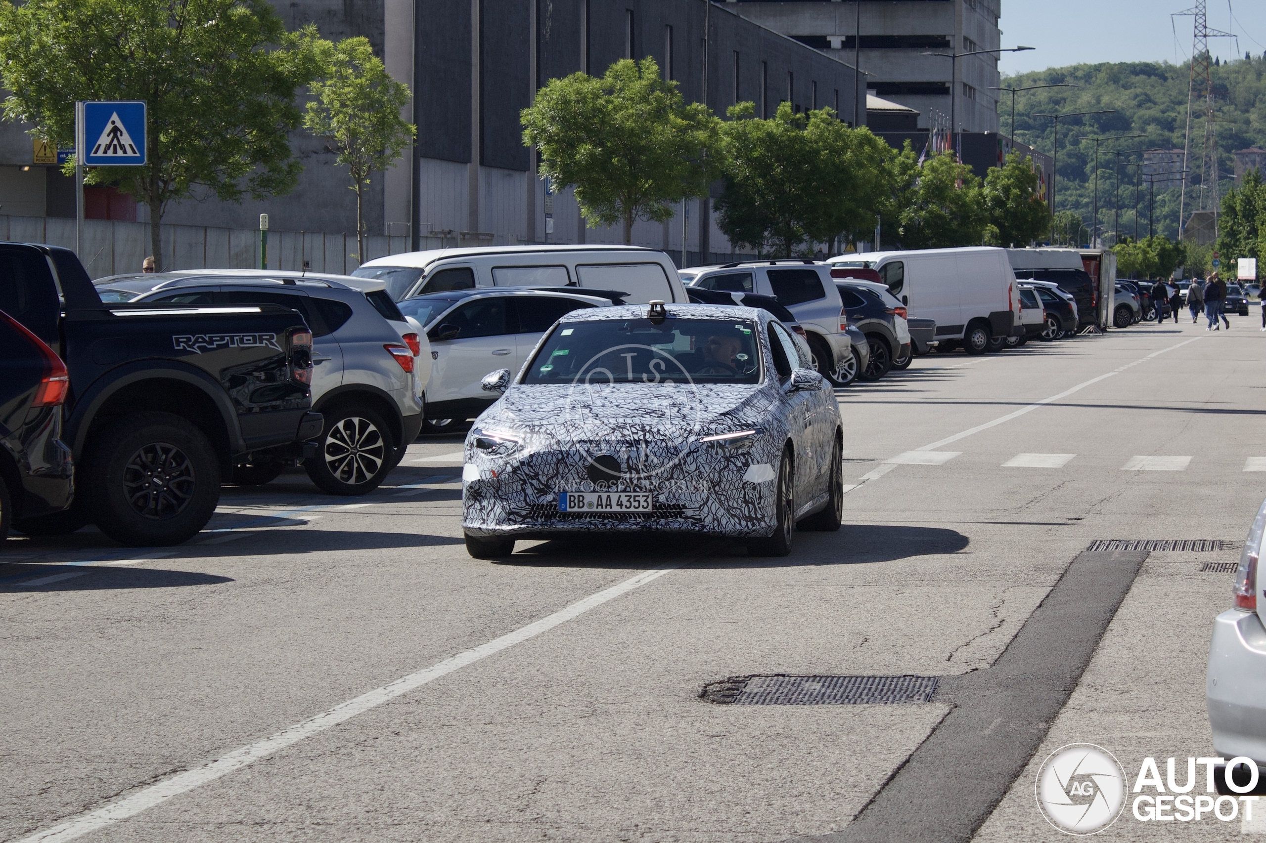 Mercedes-Benz CLA EV 2025