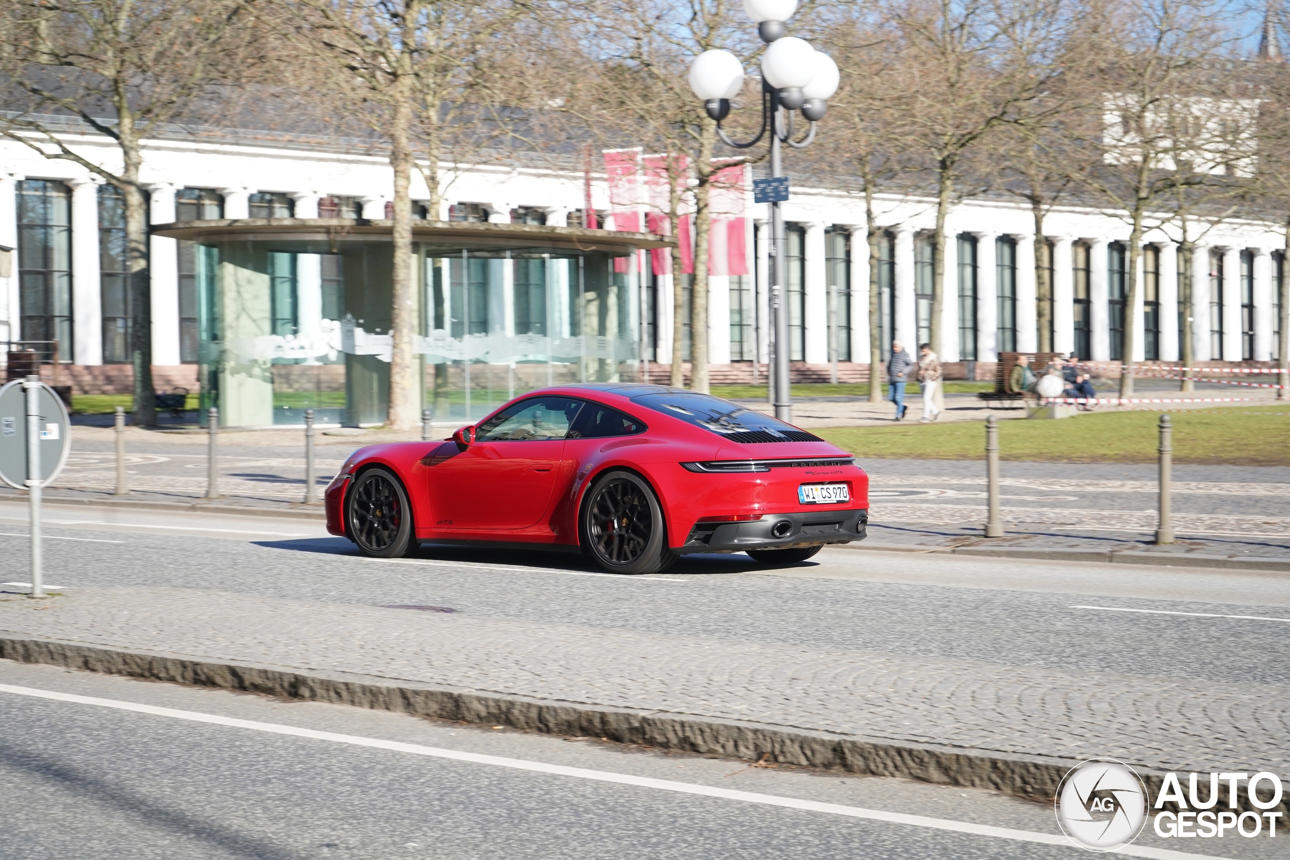 Porsche 992 Carrera 4 GTS