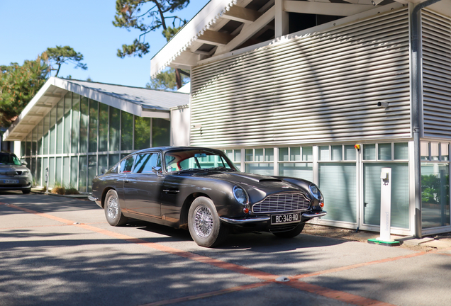 Aston Martin DB6 MKI