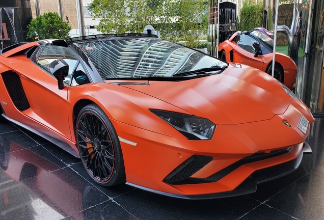 Lamborghini Aventador S LP740-4 Roadster