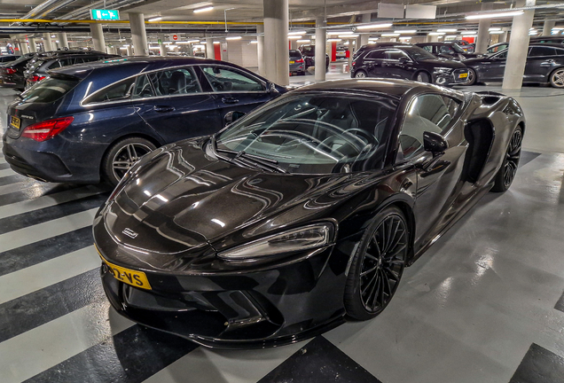 McLaren GT