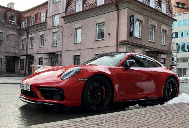 Porsche 992 Carrera 4 GTS