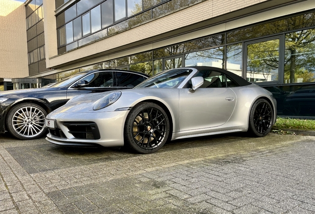 Porsche 992 Carrera 4 GTS Cabriolet