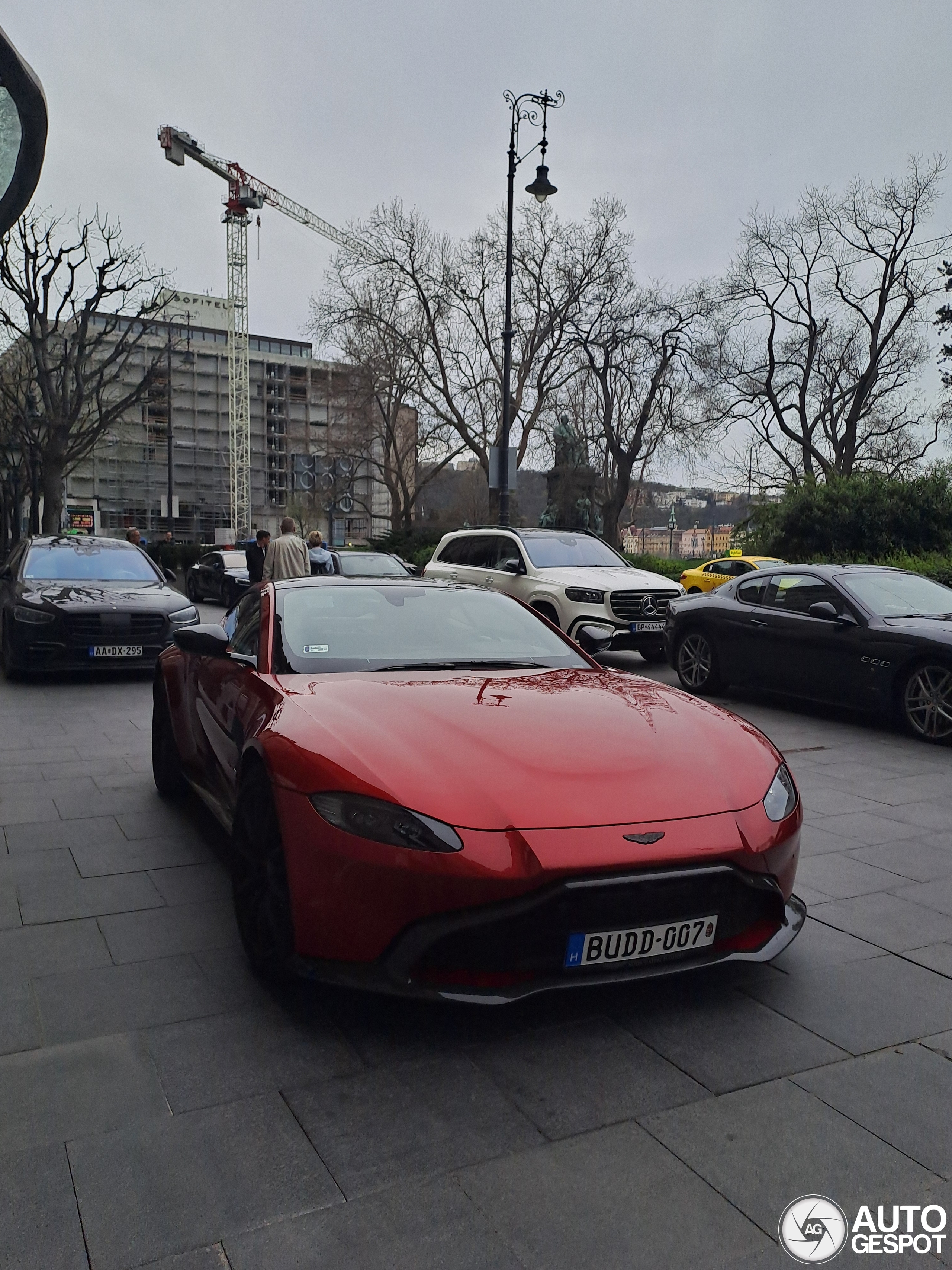 Aston Martin V8 Vantage 2018