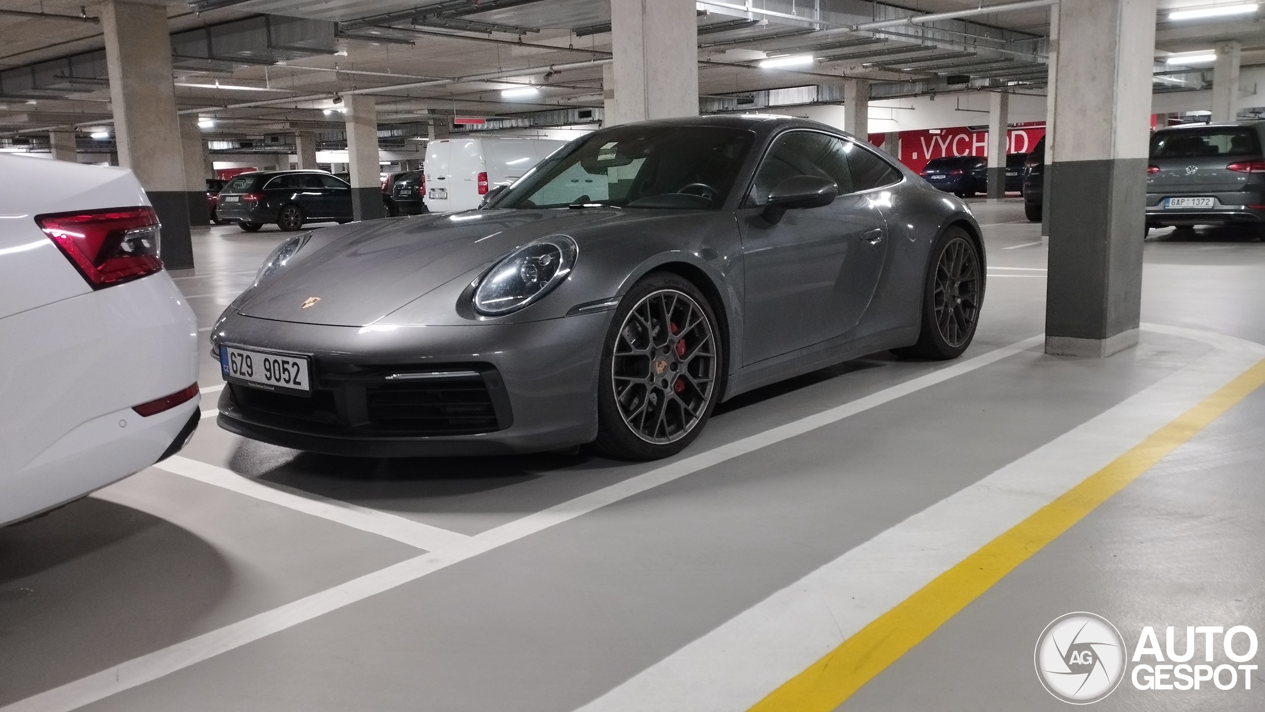 Porsche 992 Carrera 4S