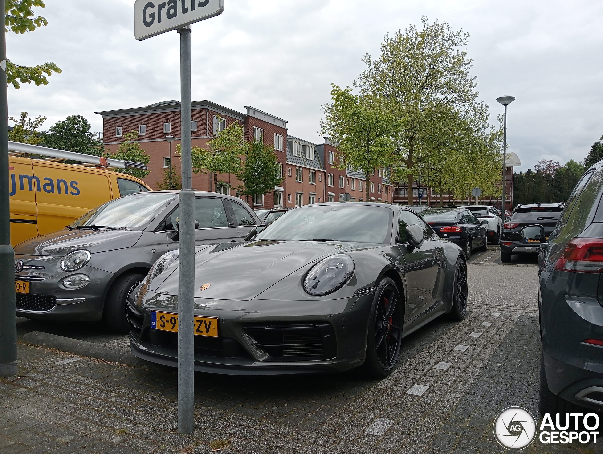 Porsche 992 Carrera GTS