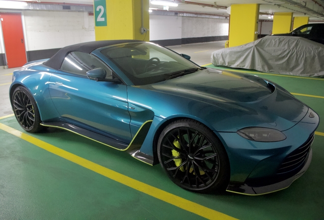 Aston Martin V12 Vantage Roadster 2023