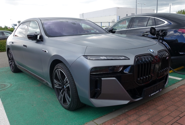 BMW M760e xDrive