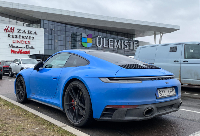 Porsche 992 Carrera 4 GTS