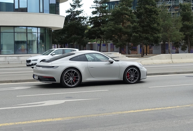 Porsche 992 Carrera 4S