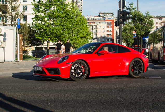 Porsche 992 Carrera GTS