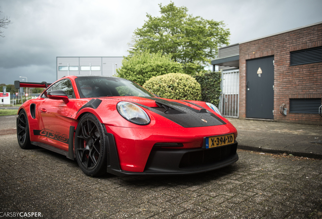 Porsche 992 GT3 RS Weissach Package