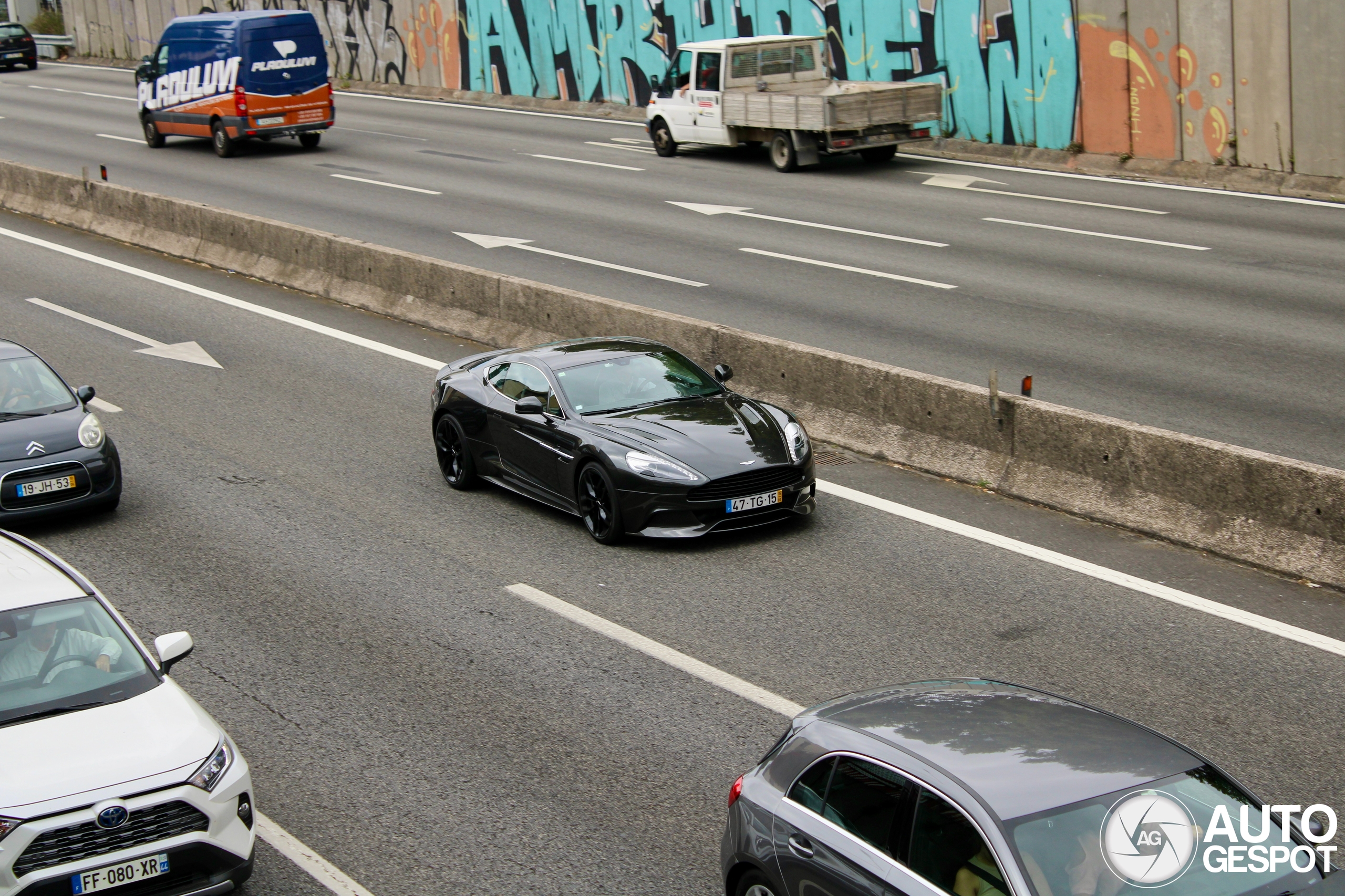 Aston Martin Vanquish 2013