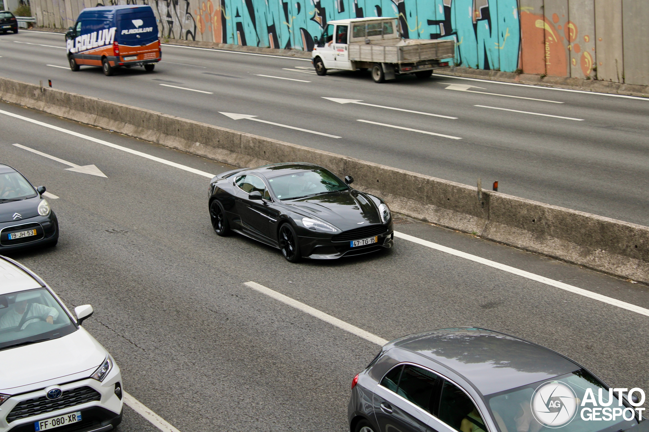 Aston Martin Vanquish 2013