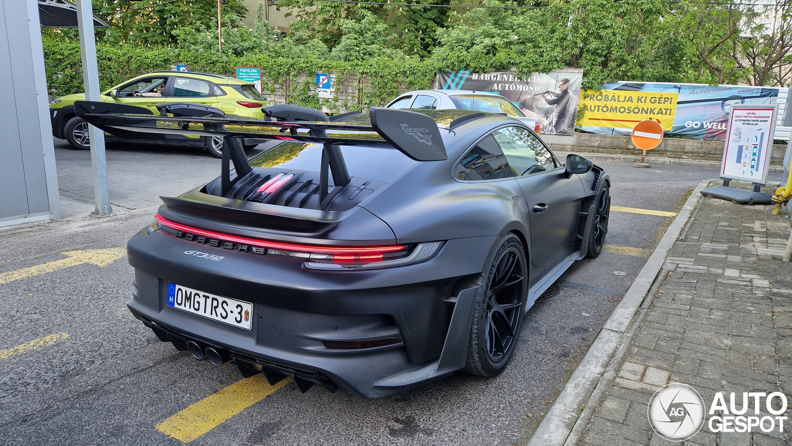 Porsche 992 GT3 RS Weissach Package