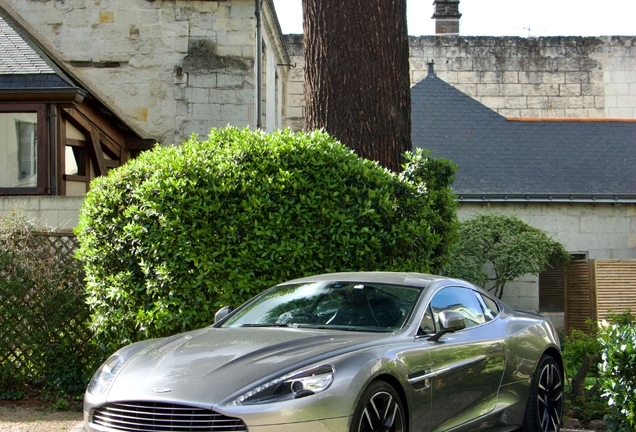 Aston Martin Vanquish 2013