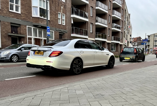 Mercedes-AMG E 63 S W213