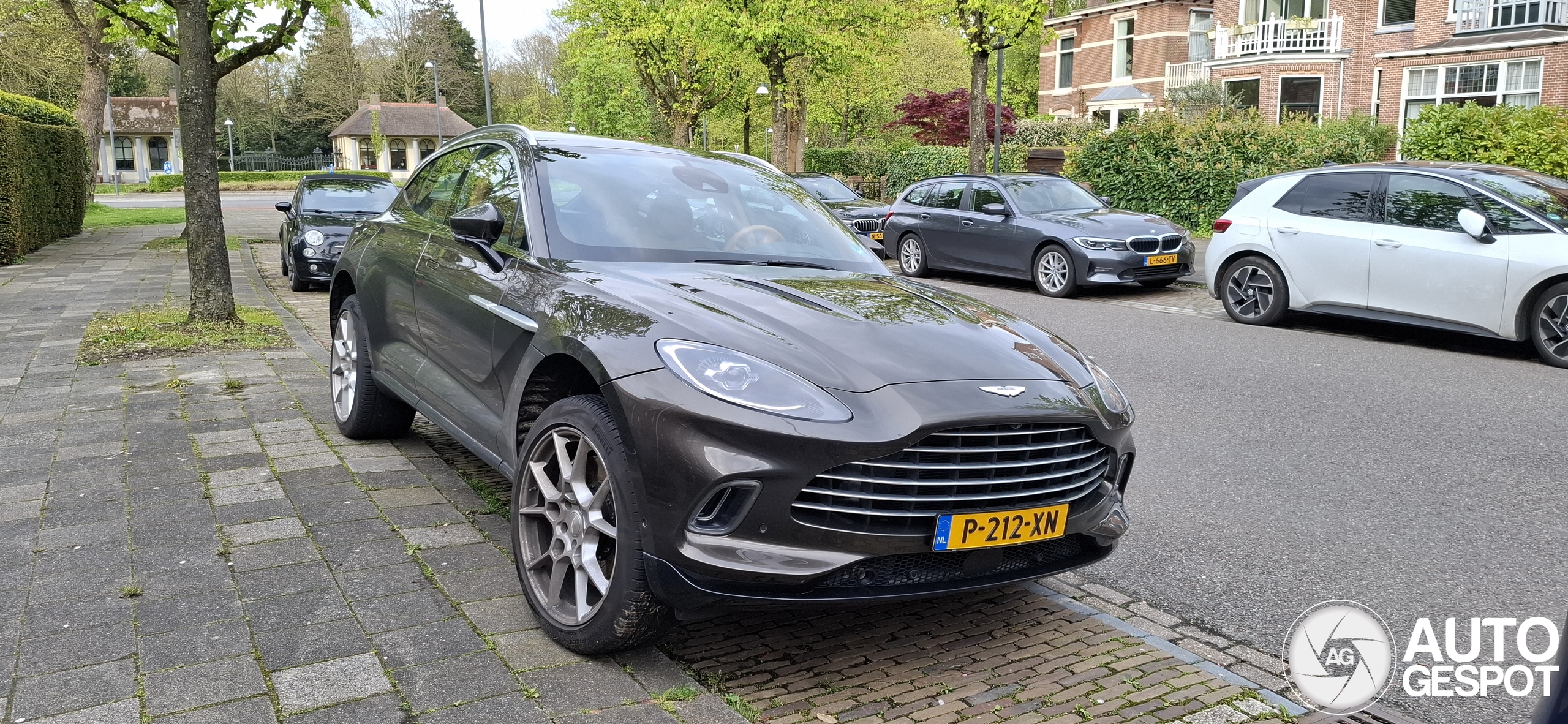 Aston Martin DBX