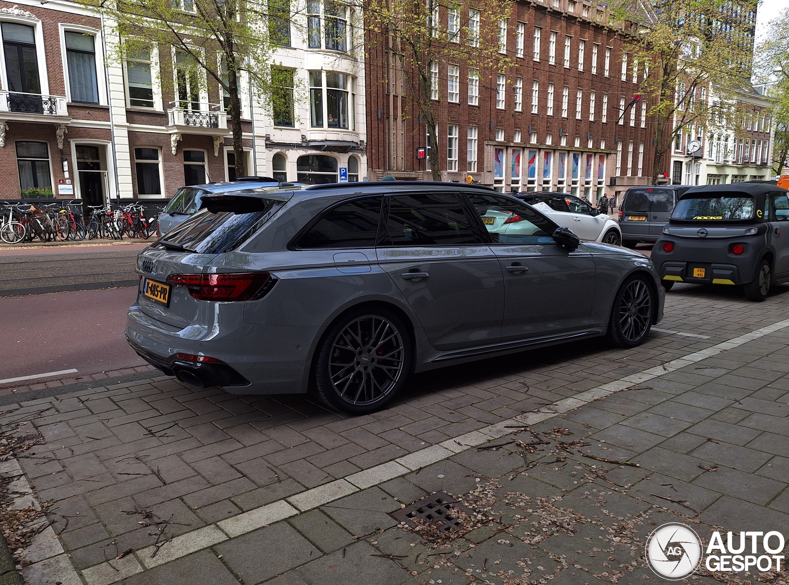 Audi RS4 Avant B9