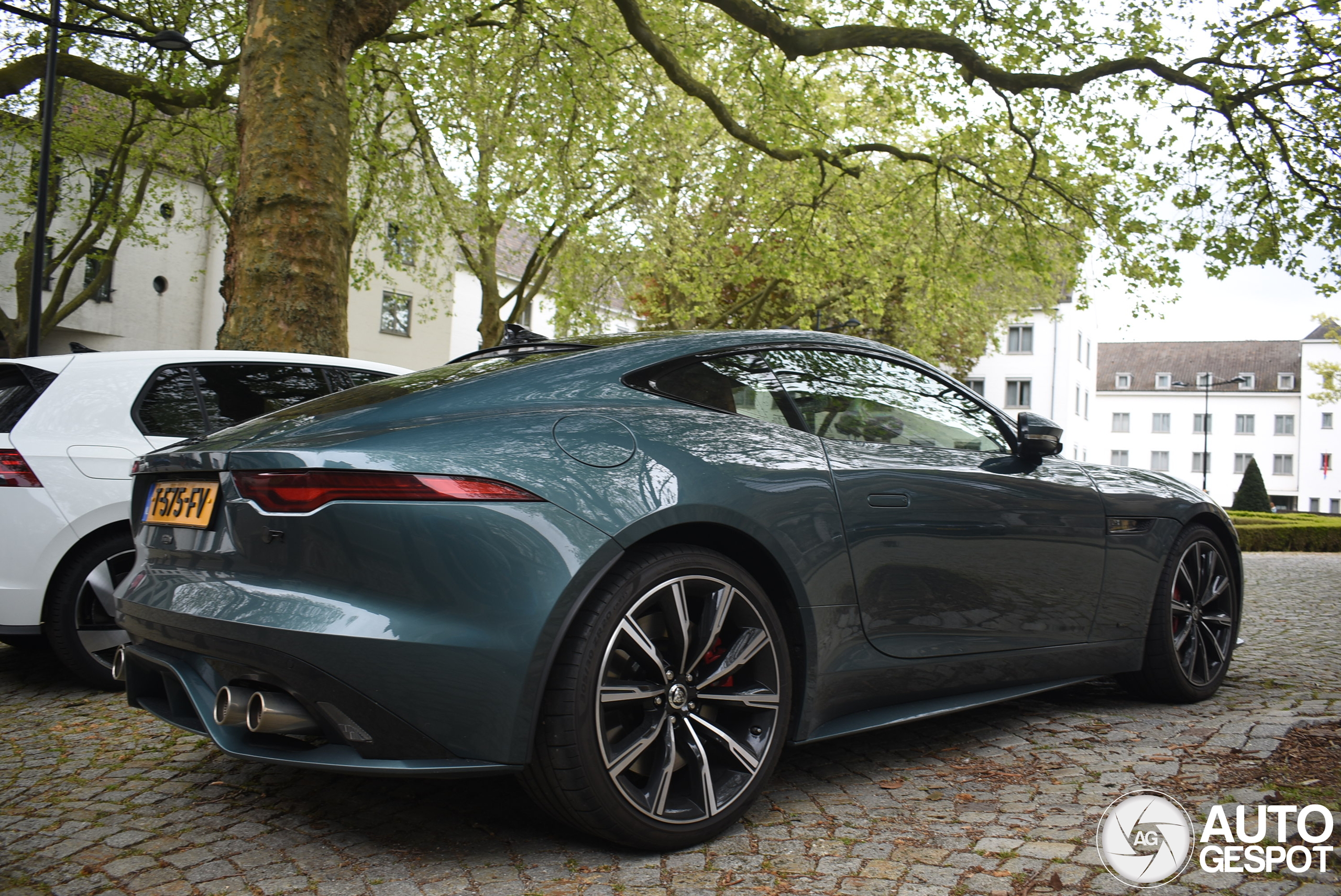 Jaguar F-TYPE P450 75 Coupé