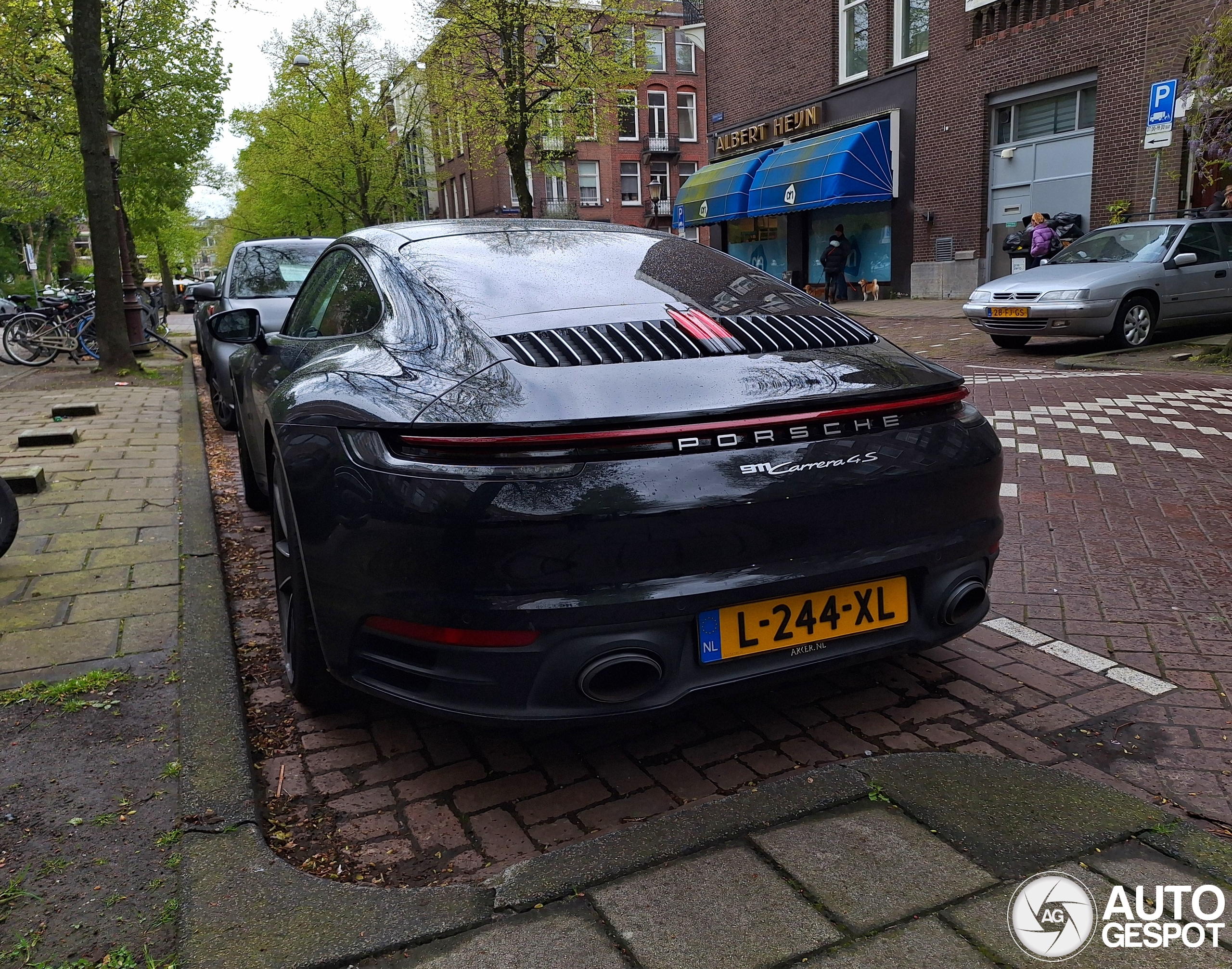 Porsche 992 Carrera 4S