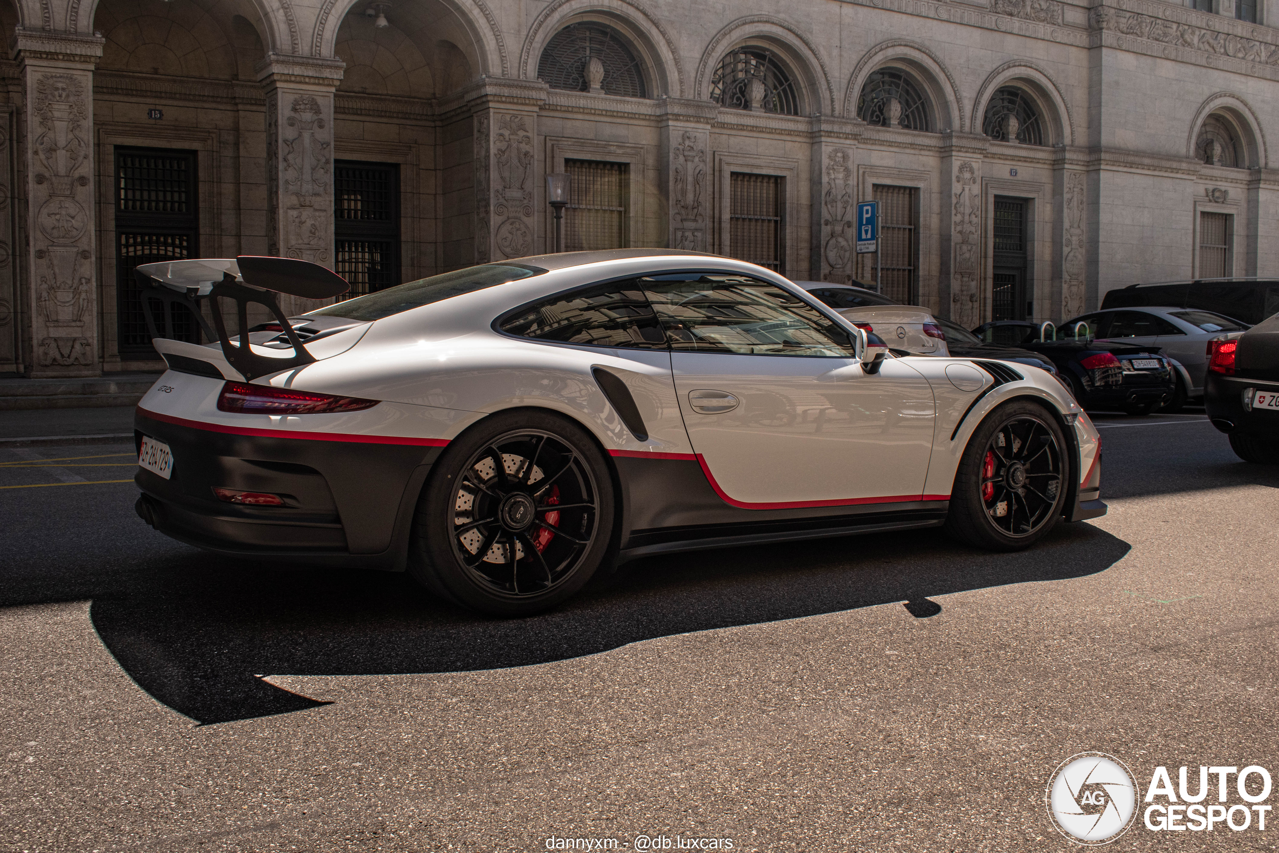 Porsche Manthey Racing 991 GT3 RS MR