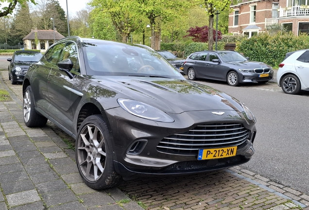 Aston Martin DBX