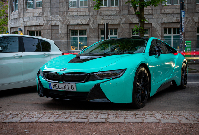 BMW i8