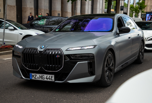 BMW M760e xDrive