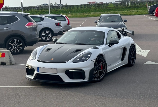 Porsche 718 Cayman GT4 RS Weissach Package